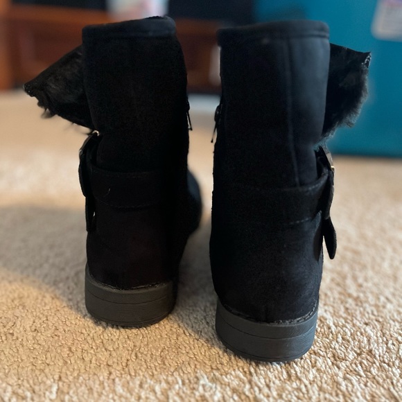 Furlined boots, size 9. Merona brand - Picture 4 of 4